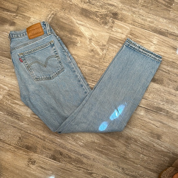 Levi’s Wedgie Straight Jeans - Picture 1 of 4